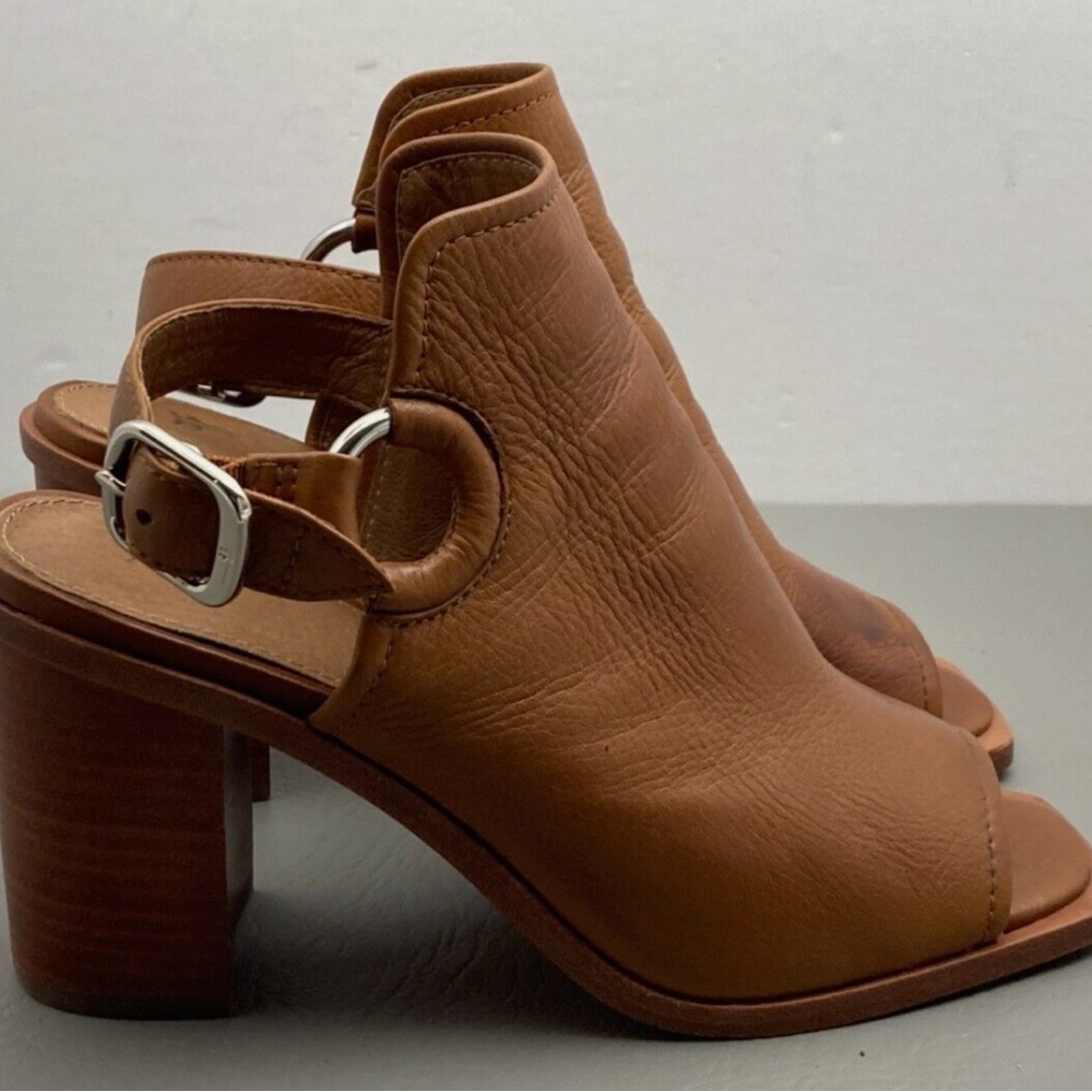 FRYE Elegant Tan Delaney Harness Leather Heeled Sandals size 11